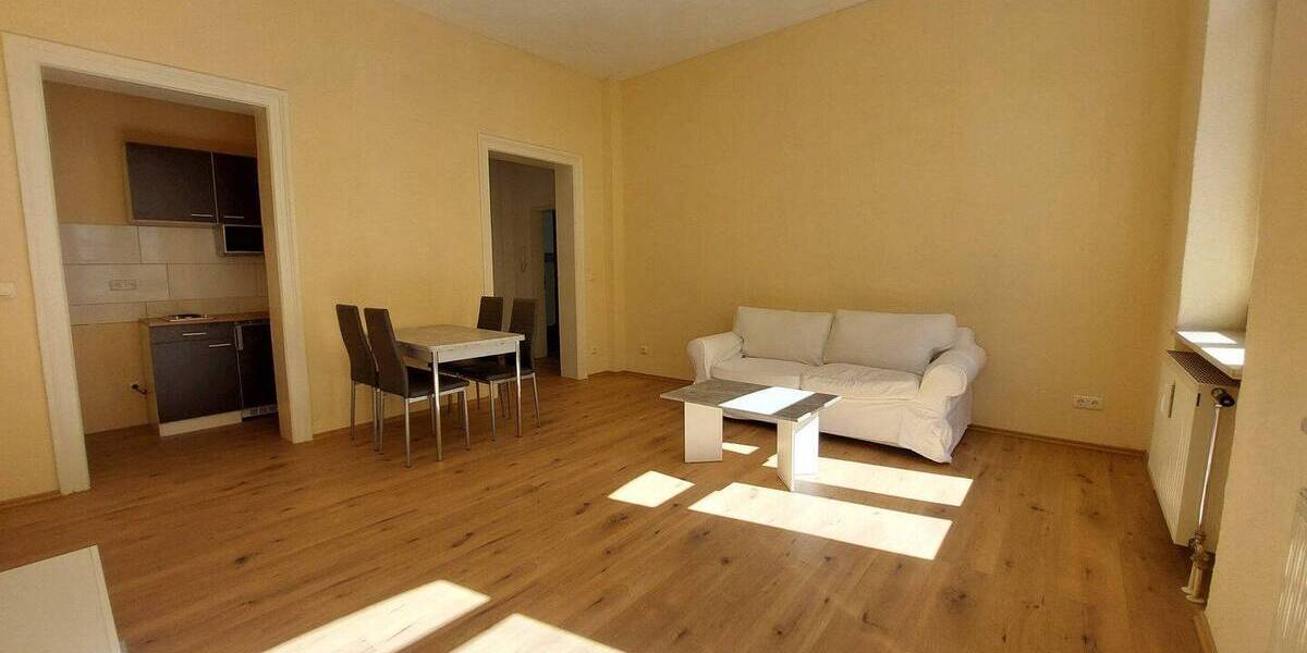 Etagenwohnung Plauen Stadtmitte - 2 Zimmer, 42 m&sup2;, 280&euro; | Angebot:26814400
