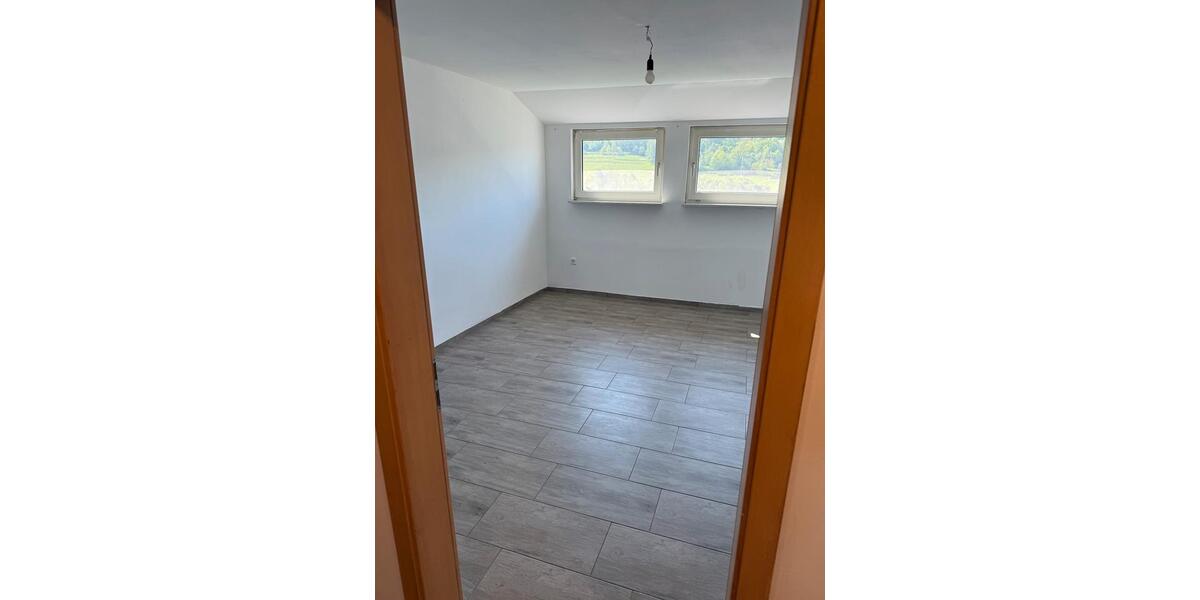 Dachgeschoßwohnung Wilnsdorf - 3 Zimmer, 75 m&sup2;, 620&euro; | Angebot:26517424