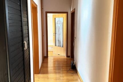 Schöne Wohnung zu Vermieten - auch als WG zimmer