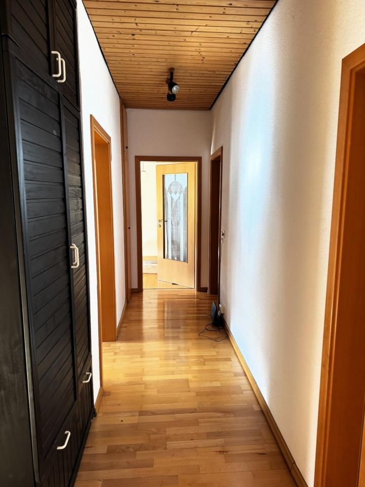 Schöne Wohnung zu Vermieten - auch als WG zimmer