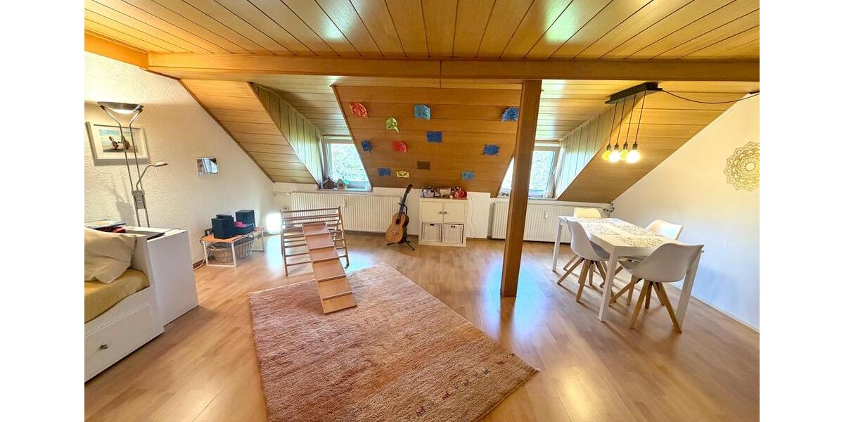 Dachgeschoßwohnung Duisburg - 3 Zimmer, 70 m&sup2;, 900&euro; | Angebot:26546138