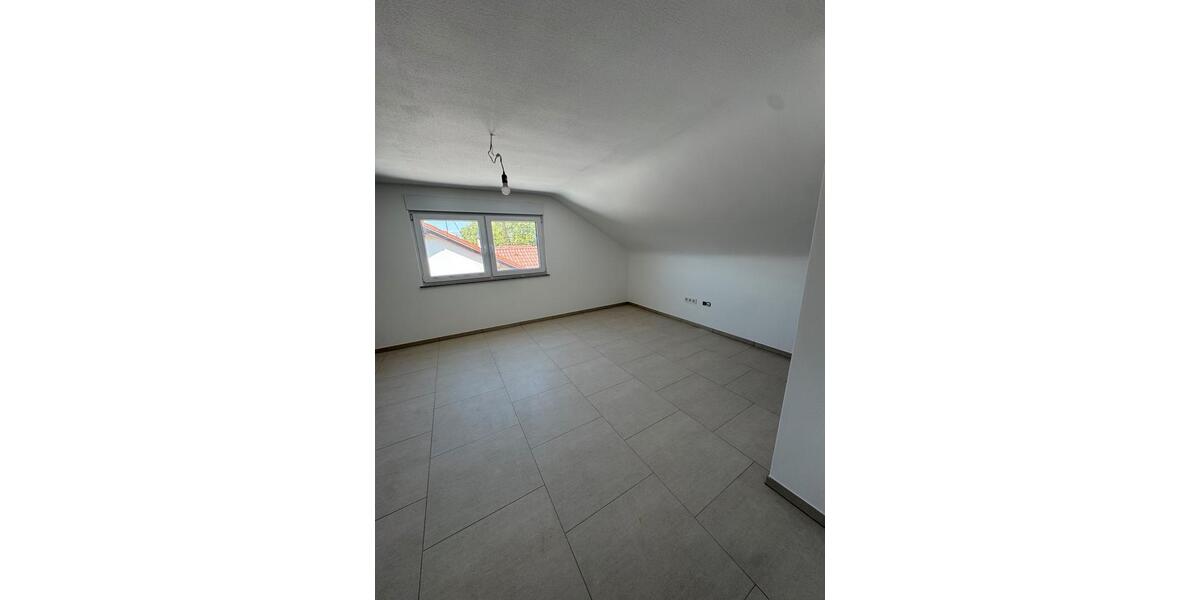 Dachgeschoßwohnung Kirchberg an der Murr - 3 Zimmer, 74 m&sup2;, 1.100&euro; | Angebot:26705298