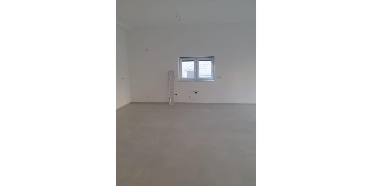 Erdgeschoßwohnung Kreuztal - 3 Zimmer, 85 m&sup2;, 1.250&euro; | Angebot:26611433