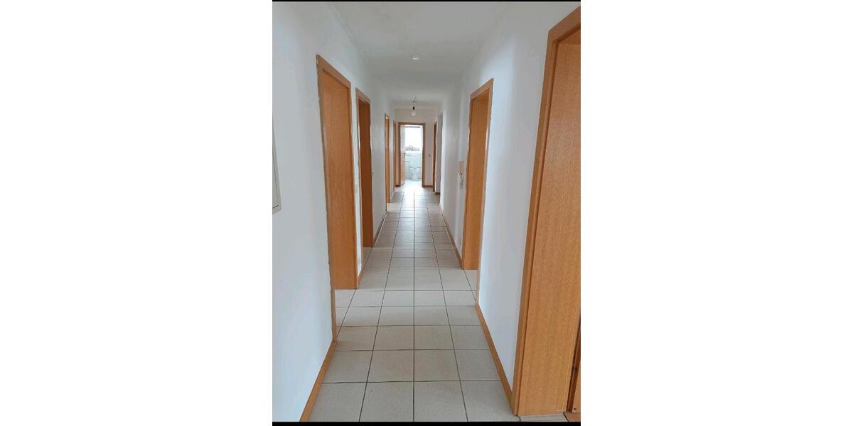 Erdgeschoßwohnung Kößlarn - 6 Zimmer, 161 m&sup2;, 950&euro; | Angebot:25420735