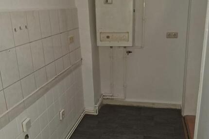 Großzügige 2 12 Zimmer Altbauwohnung in zentraler Lage 2.5 zimmer