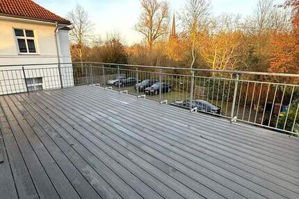 Schöne 3-Raum-Wohnung mit großer Dachterrasse in bester Lage 3 zimmer