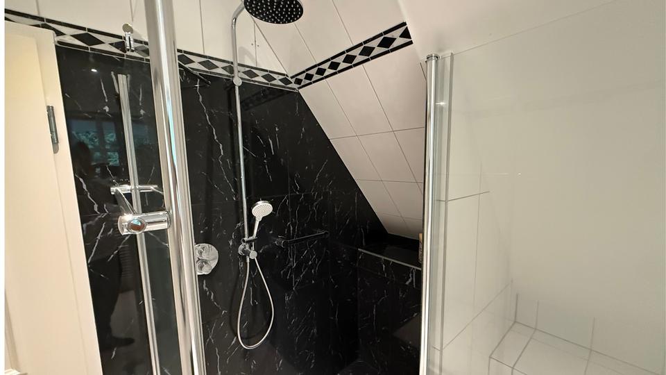 Etagenwohnung Bad Homburg vor der Höhe Gonzenheim - 3 Zimmer, 130 m&sup2;, 2.500&euro; | Angebot:26049651