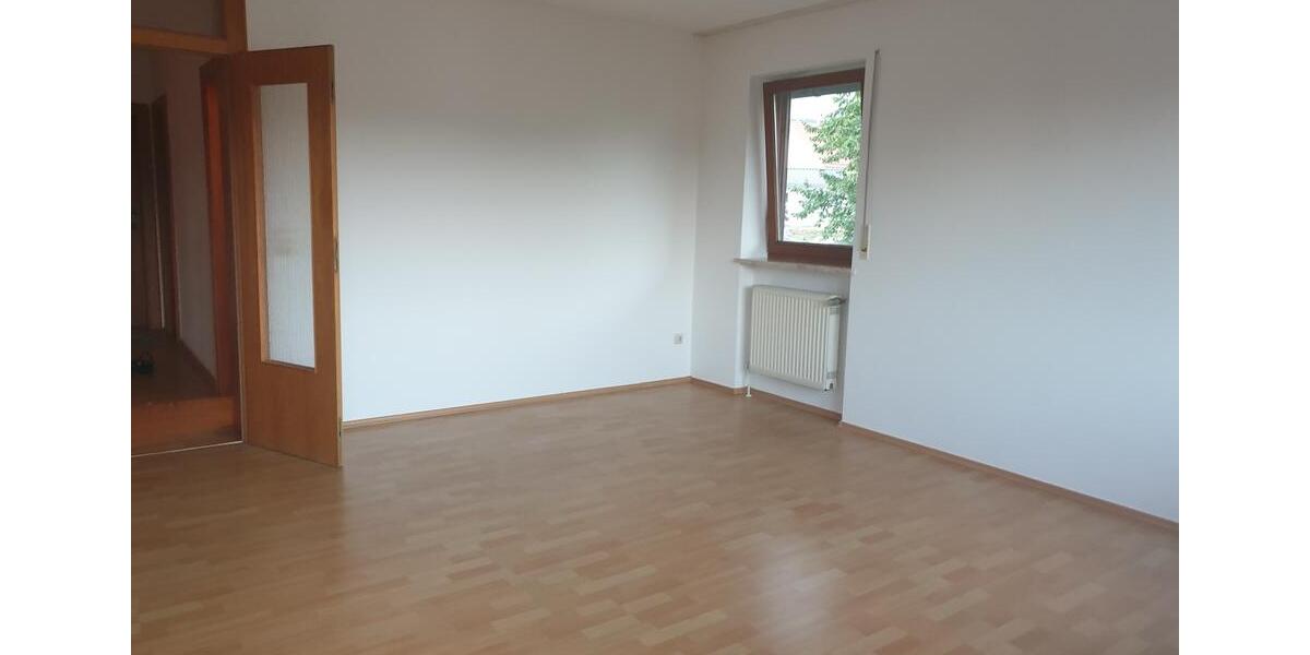 Etagenwohnung Waldmünchen - 4 Zimmer, 86 m&sup2;, 685&euro; | Angebot:25811075