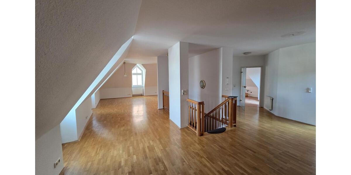 Dachgeschoßwohnung Erfurt - 2 Zimmer, 128 m&sup2;, 1.200&euro; | Angebot:26492734
