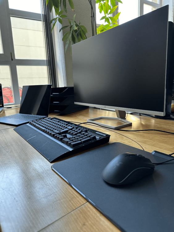 kreativer Workspace mit vielen Plätzen - All-in-Miete