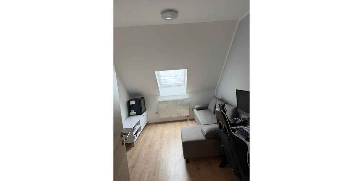 Dachgeschoßwohnung Herrieden - 3 Zimmer, 78 m&sup2;, 870&euro; | Angebot:24755452