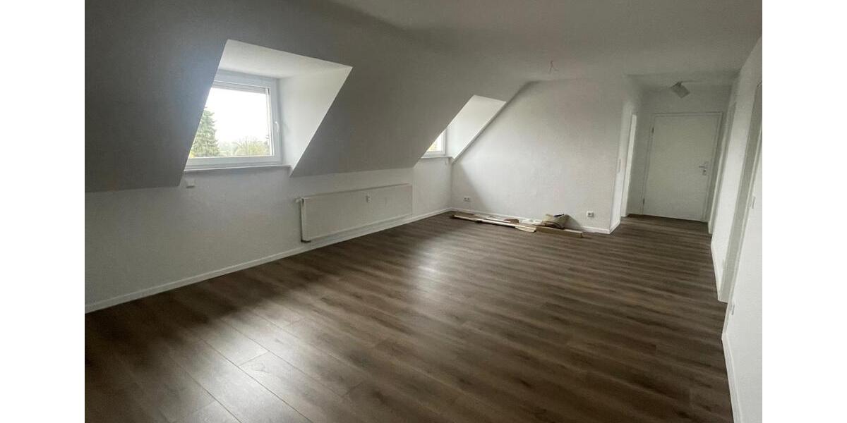 Dachgeschoßwohnung Solingen Aufderhöhe - 2 Zimmer, 70 m&sup2;, 560&euro; | Angebot:25606599
