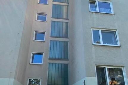 Wohnung mit Balkon, Ortsrandlage