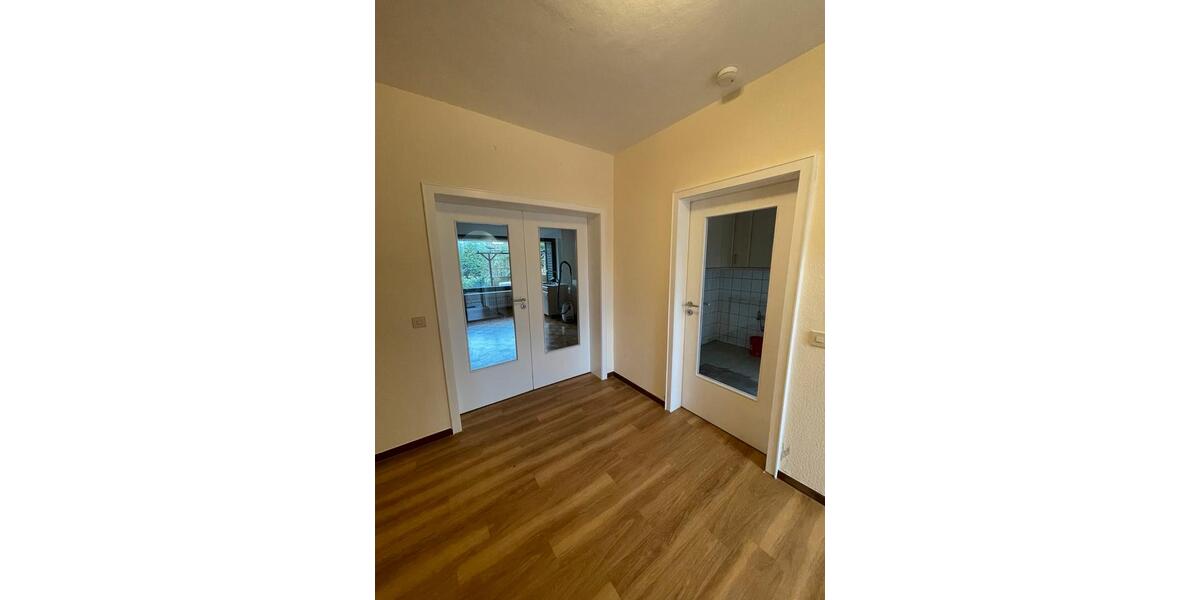 Erdgeschoßwohnung Wesel - 3 Zimmer, 92 m&sup2;, 1.200&euro; | Angebot:25171850