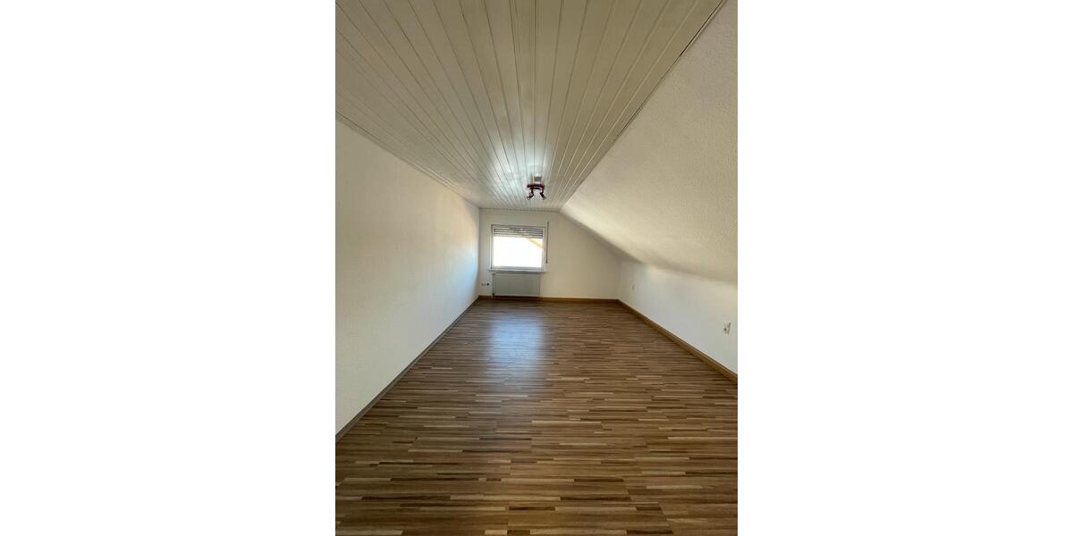 Dachgeschoßwohnung Schifferstadt - 2 Zimmer, 67 m&sup2;, 850&euro; | Angebot:24839556