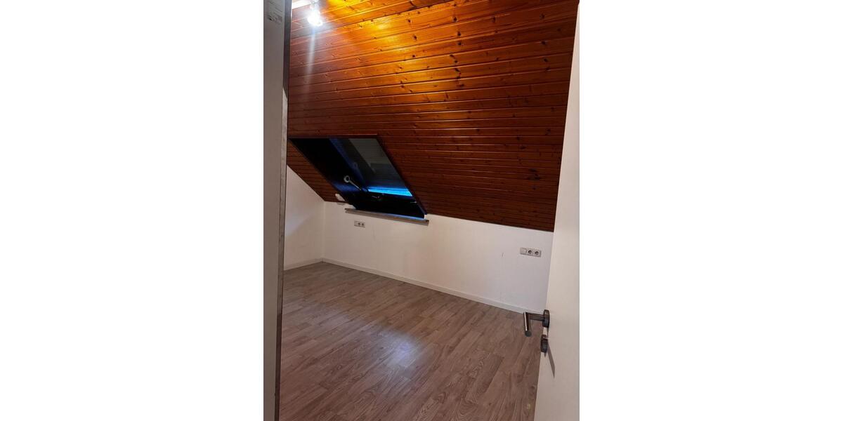 Dachgeschoßwohnung Miltenberg - 3.5 Zimmer, 78 m&sup2;, 780&euro; | Angebot:25300637