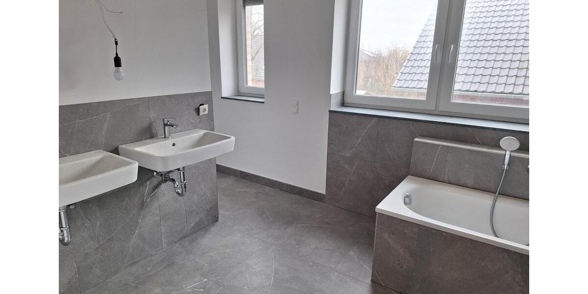 Doppelhaushälfte Scharbeutz - 7 Zimmer, 205 m&sup2;, 3.500&euro; | Angebot:25045102