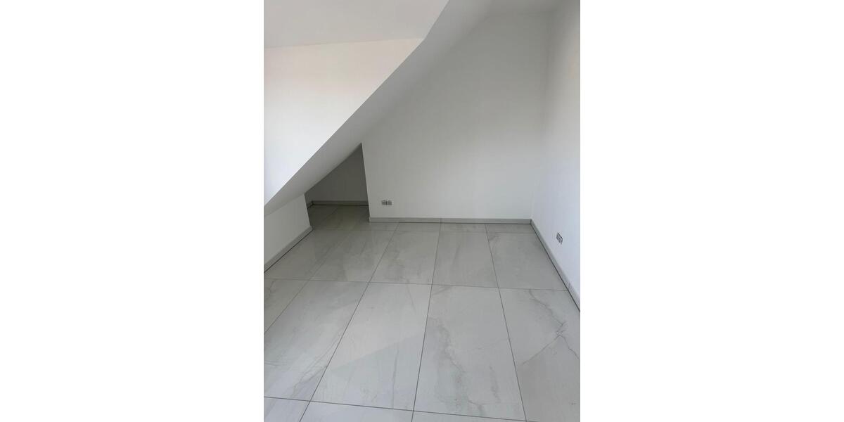 Dachgeschoßwohnung Reichelsheim (Odenwald) - 4 Zimmer, 93 m&sup2;, 1.100&euro; | Angebot:25905294