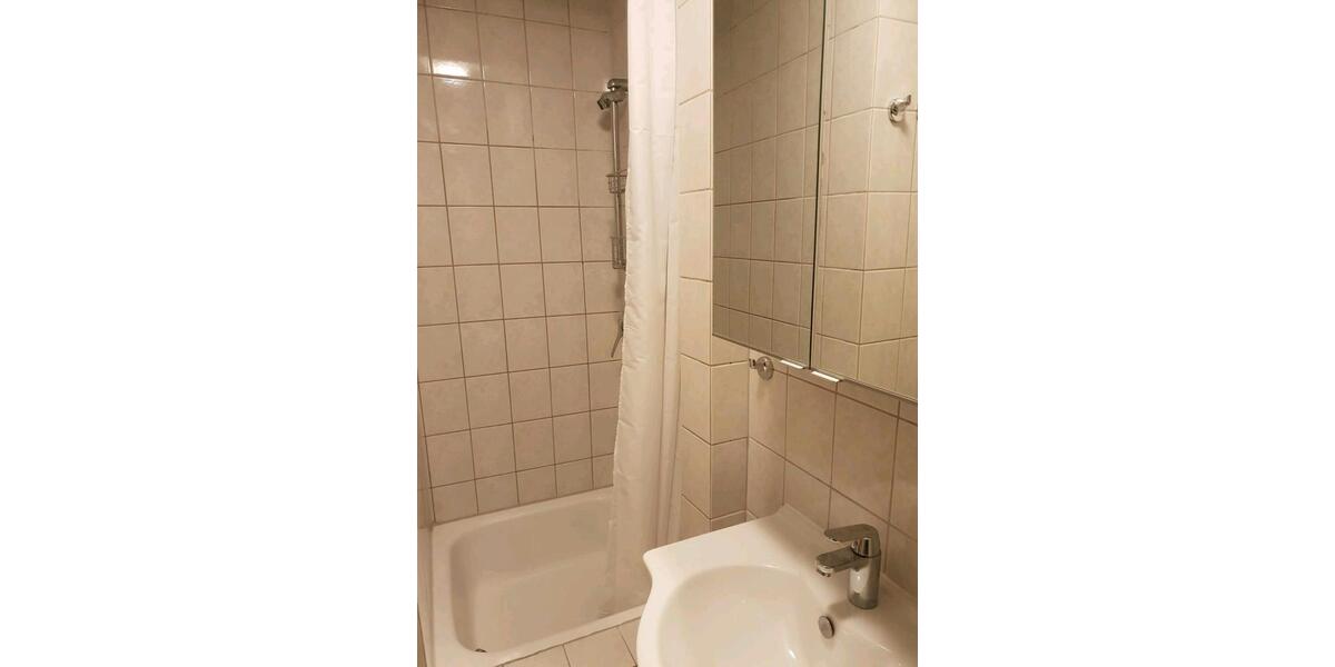 Dachgeschoßwohnung Asperg - 2 Zimmer, 40 m&sup2;, 670&euro; | Angebot:25943014