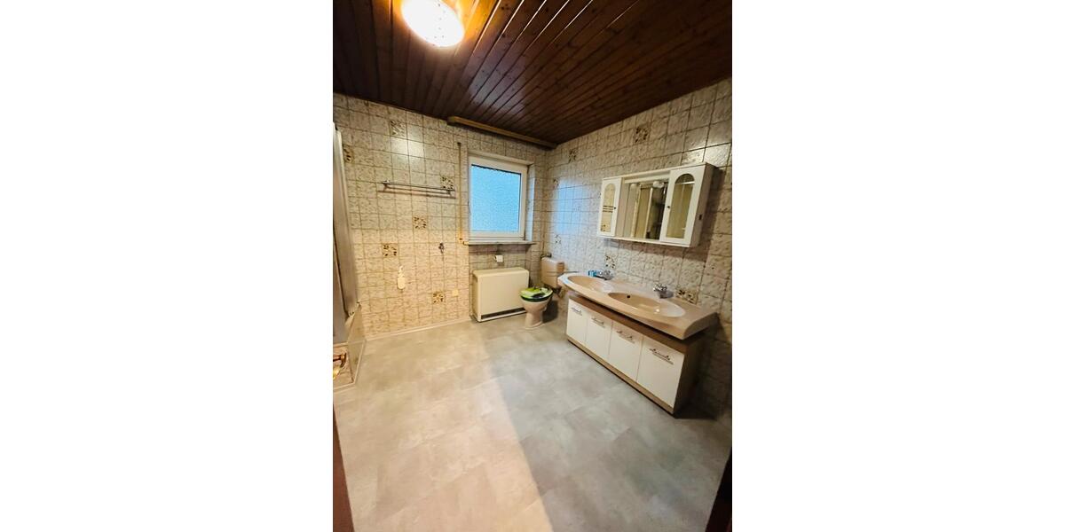 Etagenwohnung Pressath - 2 Zimmer, 74 m&sup2;, 123&euro; | Angebot:25903984