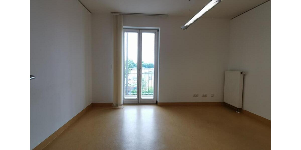 Gewerbeobjekt Landau an der Isar - 1.390&euro; | Angebot:22595278