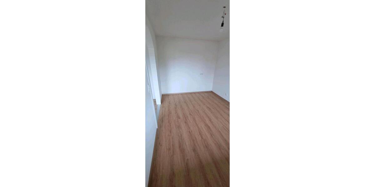 Erdgeschoßwohnung Eggenfelden - 4 Zimmer, 132 m&sup2;, 1.300&euro; | Angebot:26620643