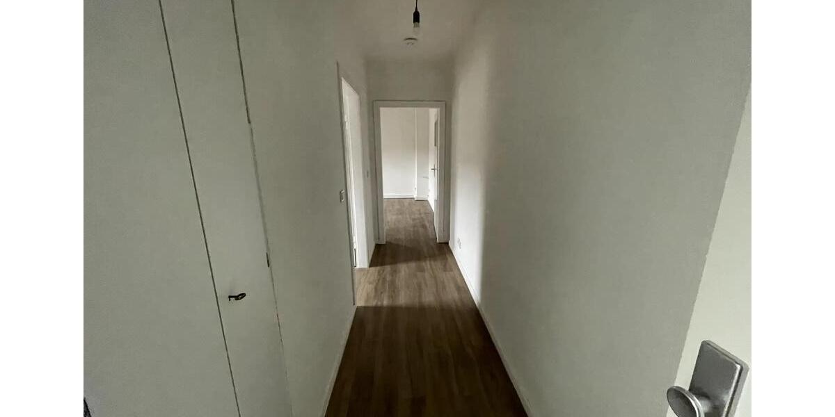 Dachgeschoßwohnung Gelsenkirchen Gelsenkirchen-Mitte - 2 Zimmer, 39 m&sup2;, 300&euro; | Angebot:26562091