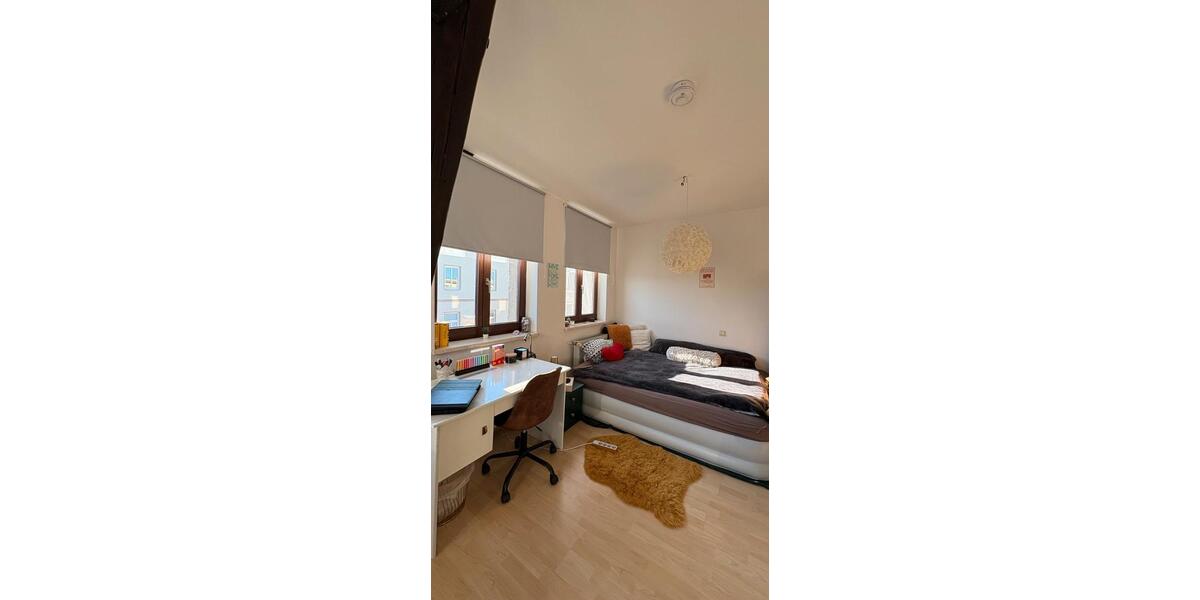 Dachgeschoßwohnung Halle (Saale) Damaschkestraße - 1 Zimmer, 35 m&sup2;, 335&euro; | Angebot:26693652