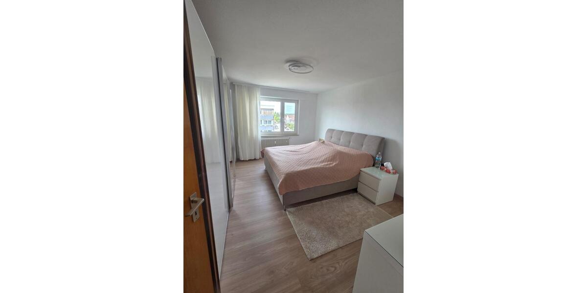 Etagenwohnung Stuttgart Degerloch - 3 Zimmer, 84 m&sup2;, 1.987&euro; | Angebot:26431322