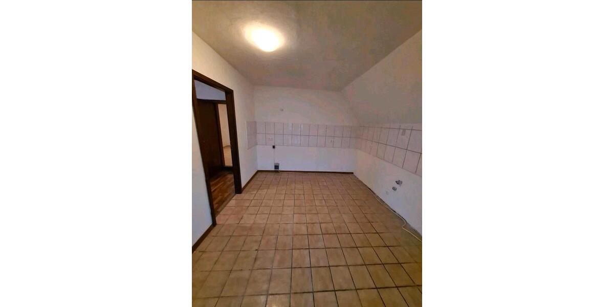 Dachgeschoßwohnung Obrigheim - 3.5 Zimmer, 108 m&sup2;, 1.100&euro; | Angebot:25928793