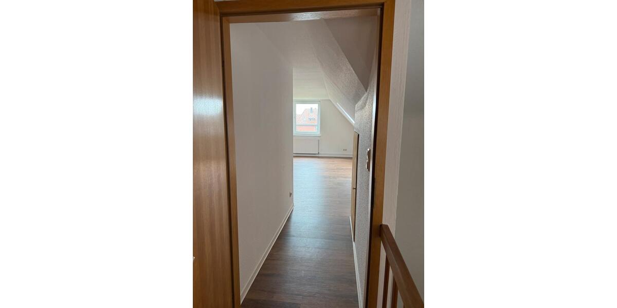 Dachgeschoßwohnung Lindhorst - 3.5 Zimmer, 102 m&sup2;, 850&euro; | Angebot:26582753