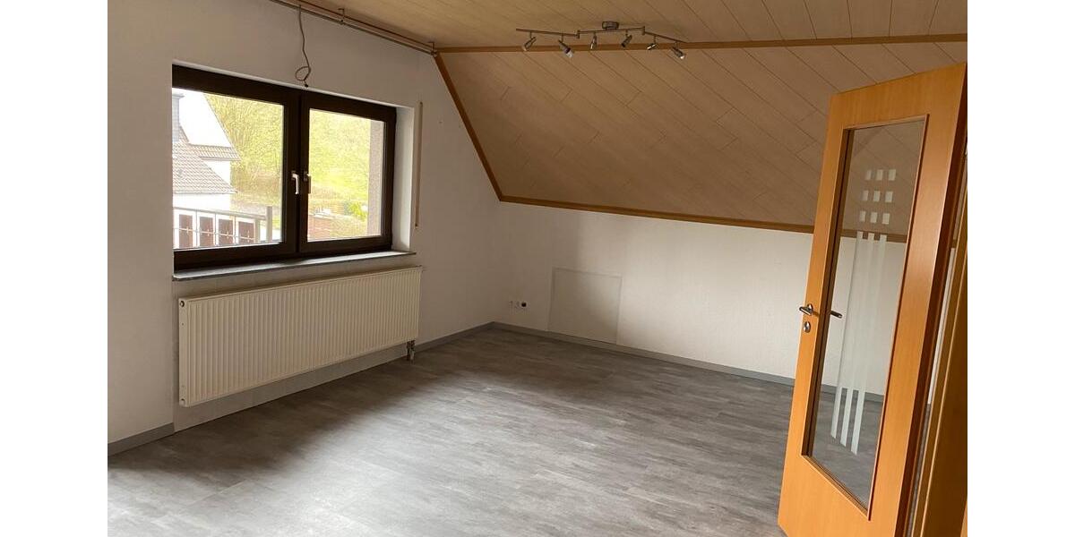 Dachgeschoßwohnung Arnsberg - 1 Zimmer, 70 m&sup2;, 560&euro; | Angebot:26302893