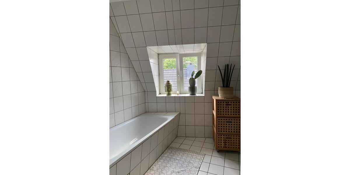 Dachgeschoßwohnung Recklinghausen Hillerheide - 3.5 Zimmer, 115 m&sup2;, 748&euro; | Angebot:26013847