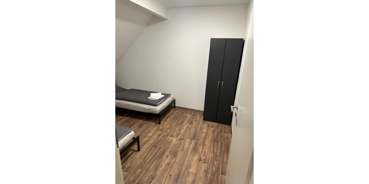 Wohnen auf Zeit Ichenhausen - 8 Zimmer, 35 m&sup2;, 30&euro; | Angebot:24478973