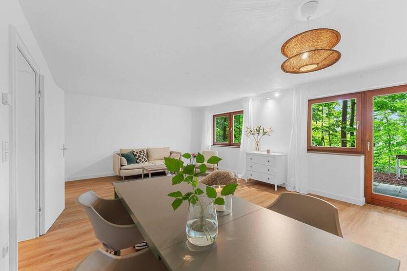 Stilvoll möblierte 2 Zimmerwohnung mit Garten und Terrasse