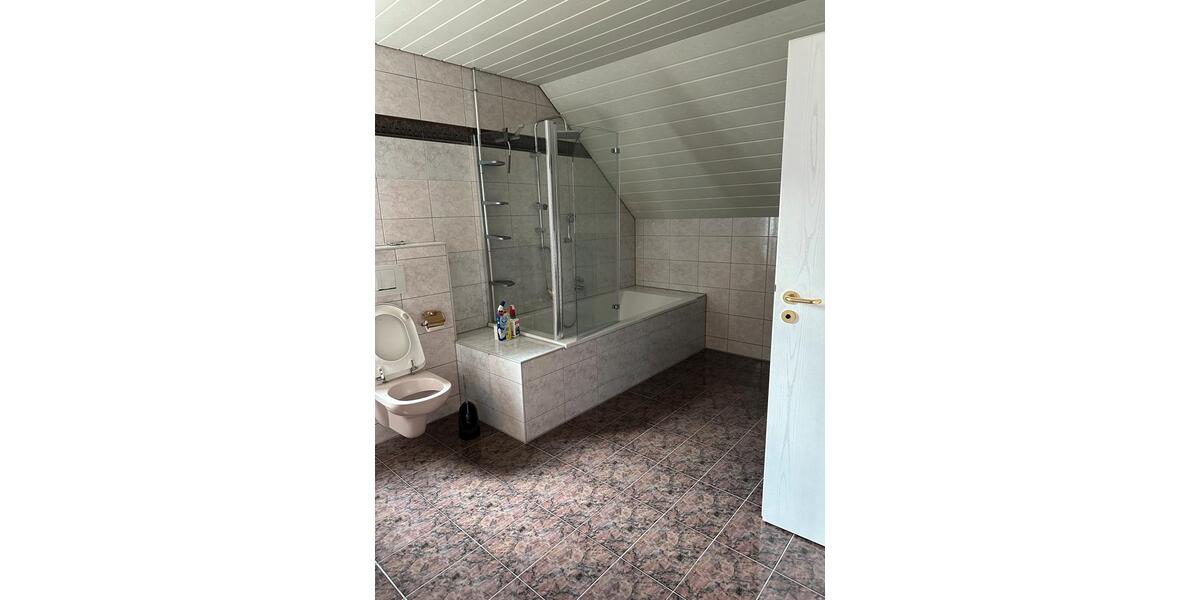 Helle 3,5-Zimmer Dachgeschosswohnung in Ried mit Balkon zimmer