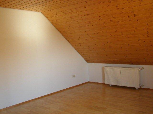 Dachgeschoßwohnung Grettstadt - 4 Zimmer, 80 m&sup2;, 640&euro; | Angebot:26048568