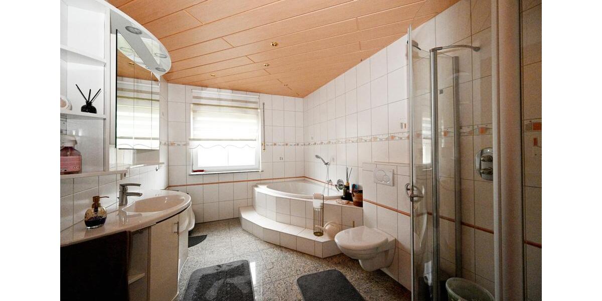 Erdgeschoßwohnung Biedenkopf - 4 Zimmer, 134 m&sup2;, 1.190&euro; | Angebot:24223187