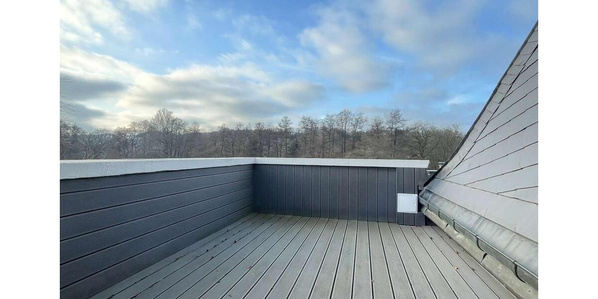 Dachgeschoßwohnung Oelsnitz (Vogtland) - 3 Zimmer, 130 m&sup2;, 750&euro; | Angebot:25181811