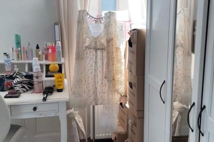 Ab November!!! Helles 17 m² WG-Zimmer mit Stuck & 3 Fenstern zimmer