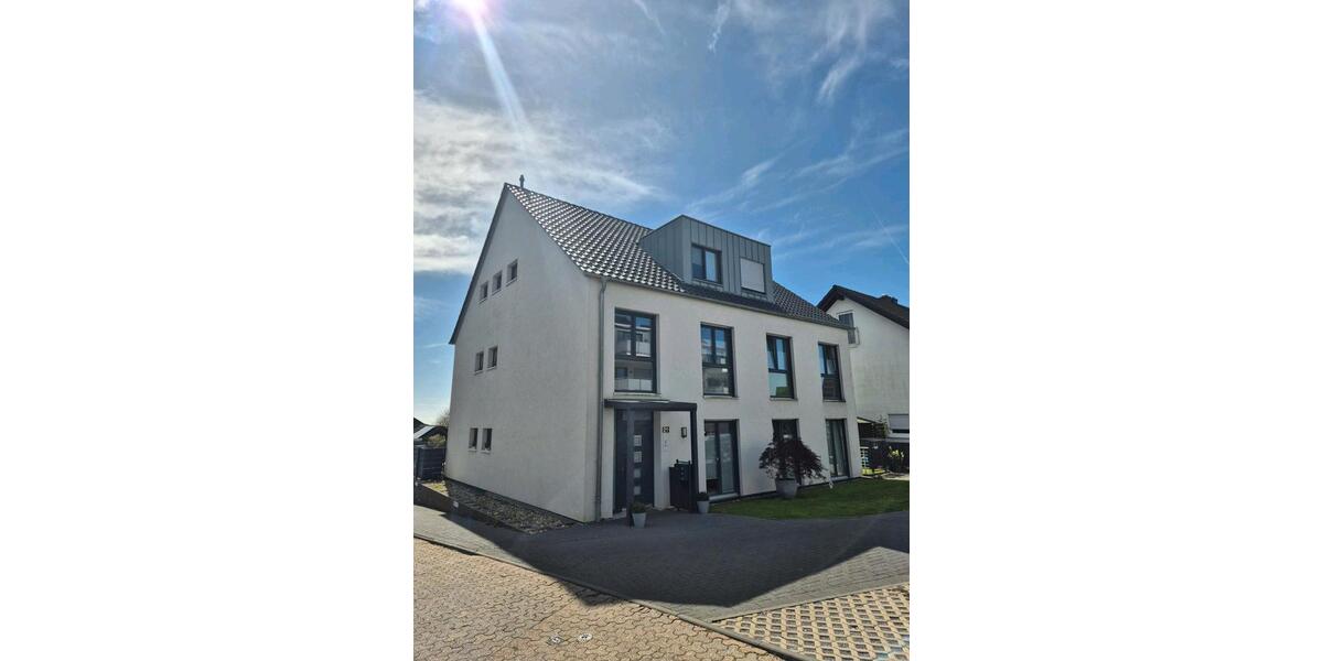 Dachgeschoßwohnung Leichlingen (Rheinland) - 3 Zimmer, 95 m&sup2;, 1.349&euro; | Angebot:26692780
