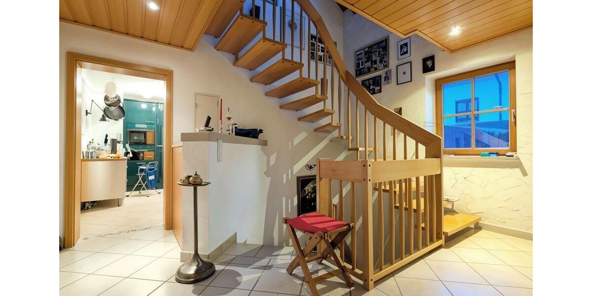 Etagenwohnung Buchbach - 5 Zimmer, 160 m&sup2;, 1.490&euro; | Angebot:24427778