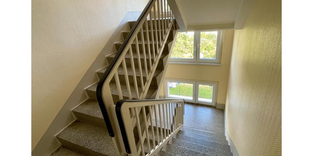 Dachgeschoßwohnung Gera Debschwitz - 2 Zimmer, 46 m&sup2;, 350&euro; | Angebot:26287841