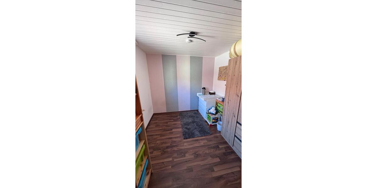 Etagenwohnung Niederwerrn - 3.5 Zimmer, 85 m&sup2;, 1.050&euro; | Angebot:26303057
