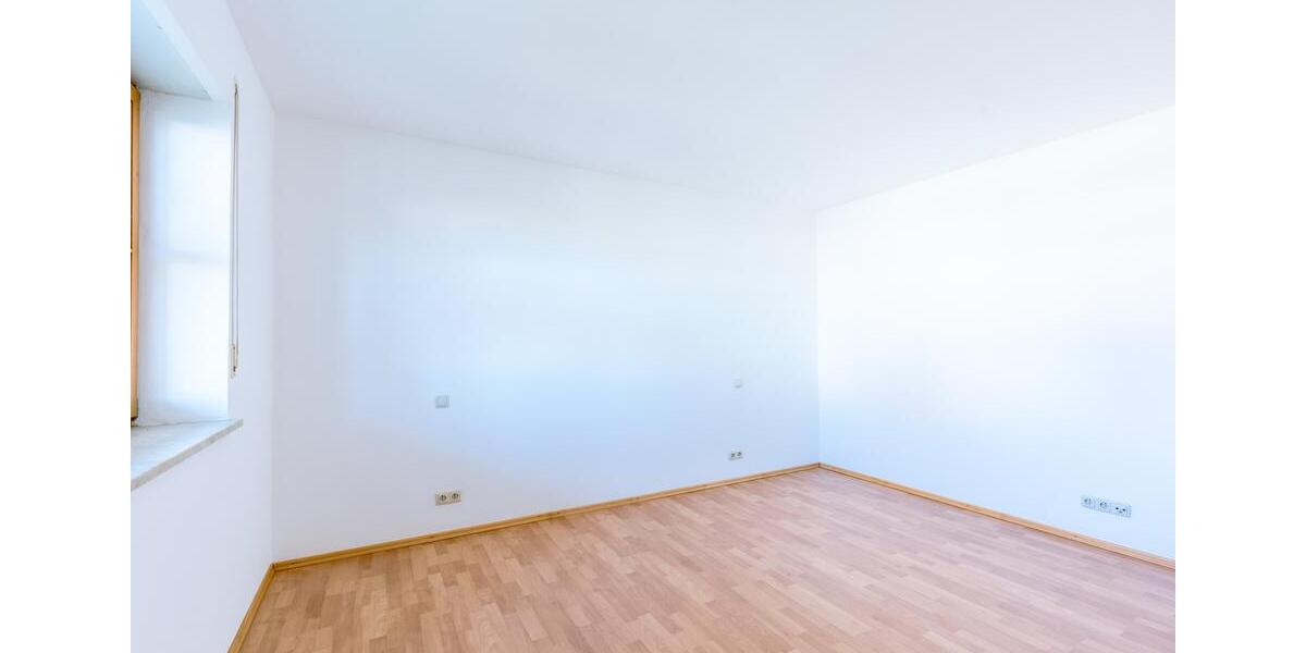 Einfamilienhaus Reisbach Englmannsberg - 8 Zimmer, 233 m&sup2;, 1.700&euro; | Angebot:26411603