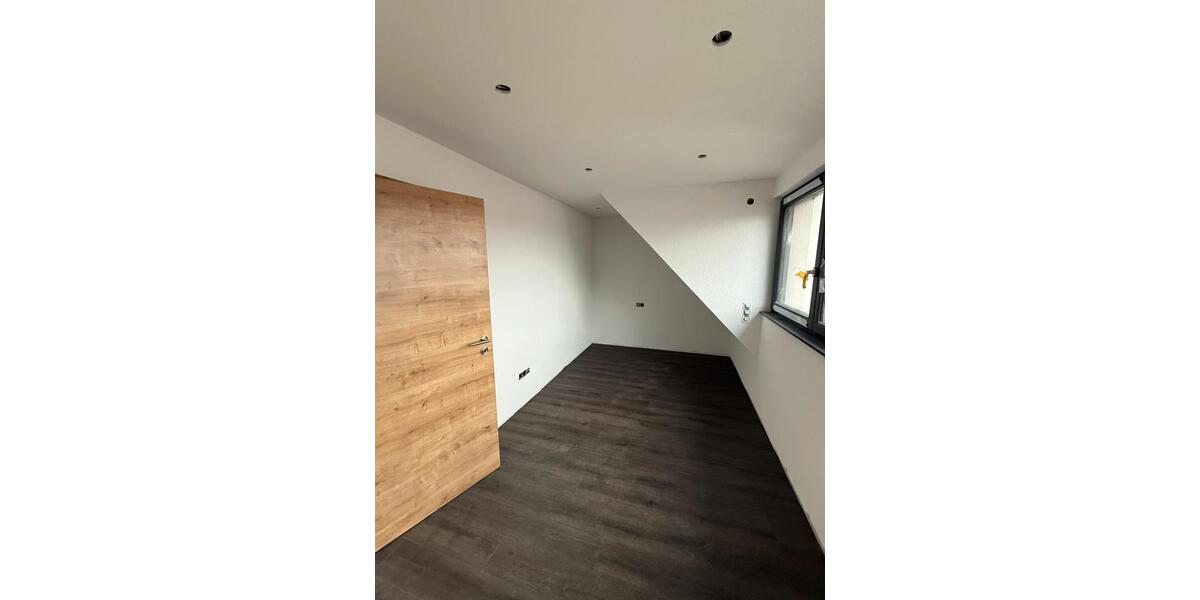 Etagenwohnung Külsheim - 4 Zimmer, 134 m&sup2;, 1.140&euro; | Angebot:24242387