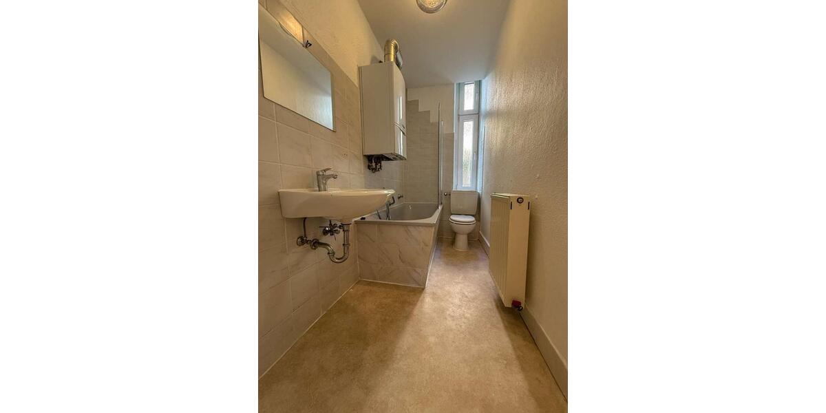 Renovierte Frauen - WG · All-Inclusive Miete · Top-Lage ab 01.11. zimmer