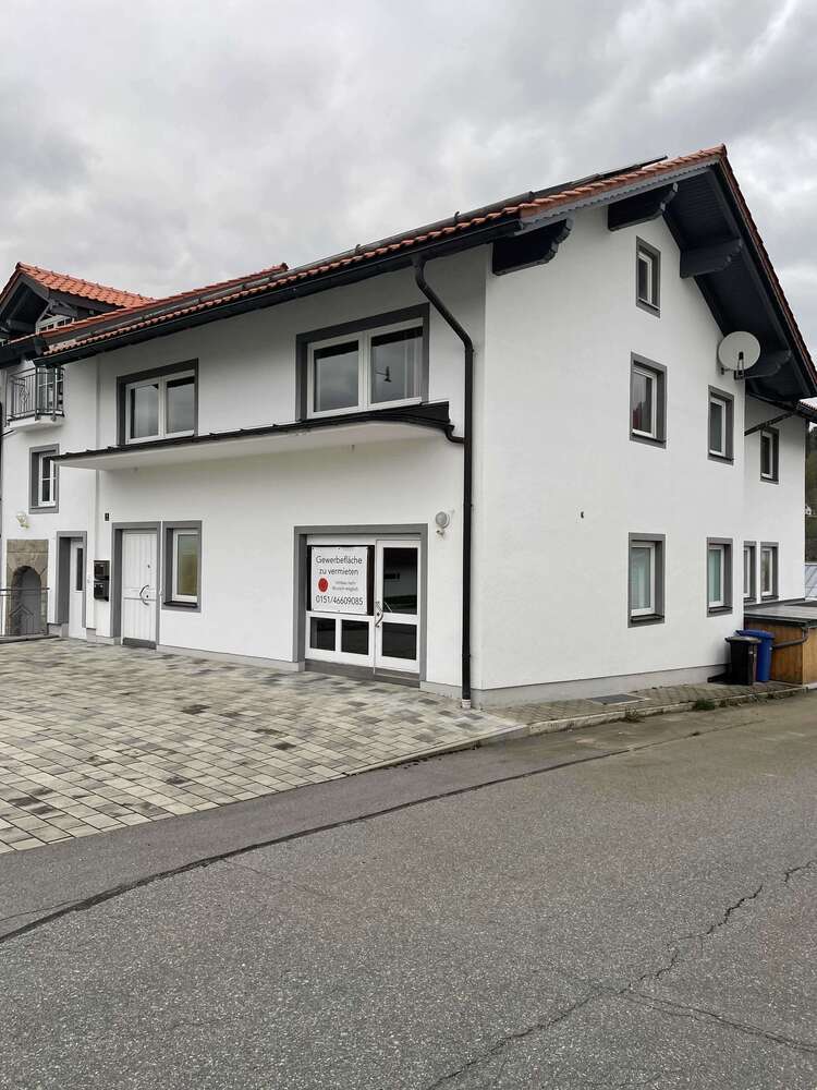 Einzelhandel in Mauth 700 € 130 m²