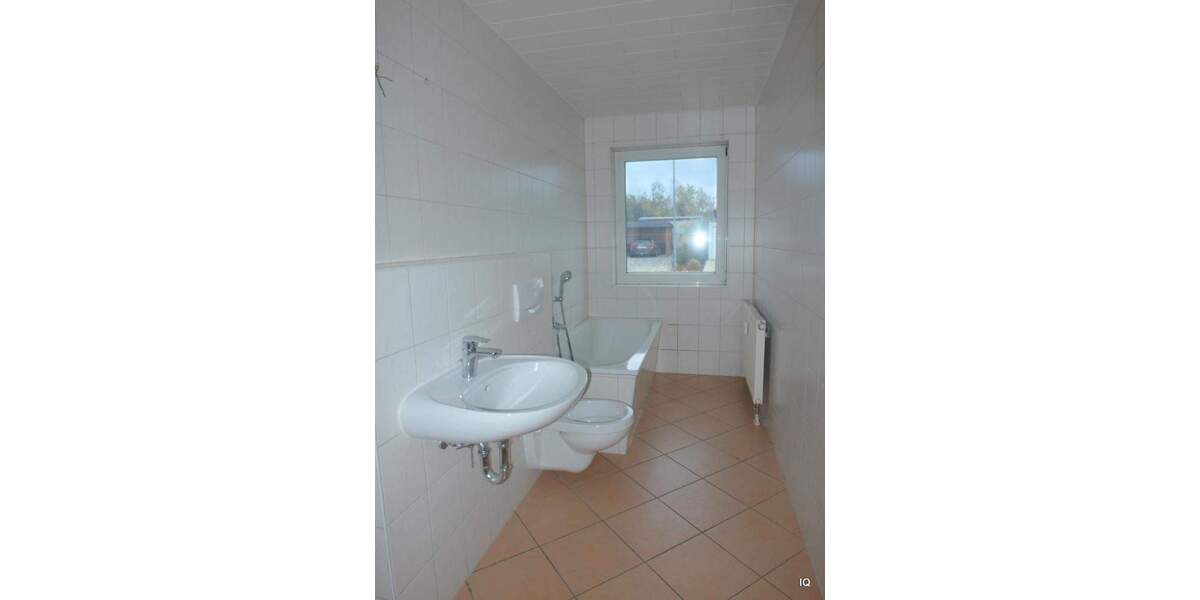 Ruhige 3-Zimmer-Wohnung mit Terrasse, separater Küche und Laminatboden am Rande von Königsbrück 3 zimmer