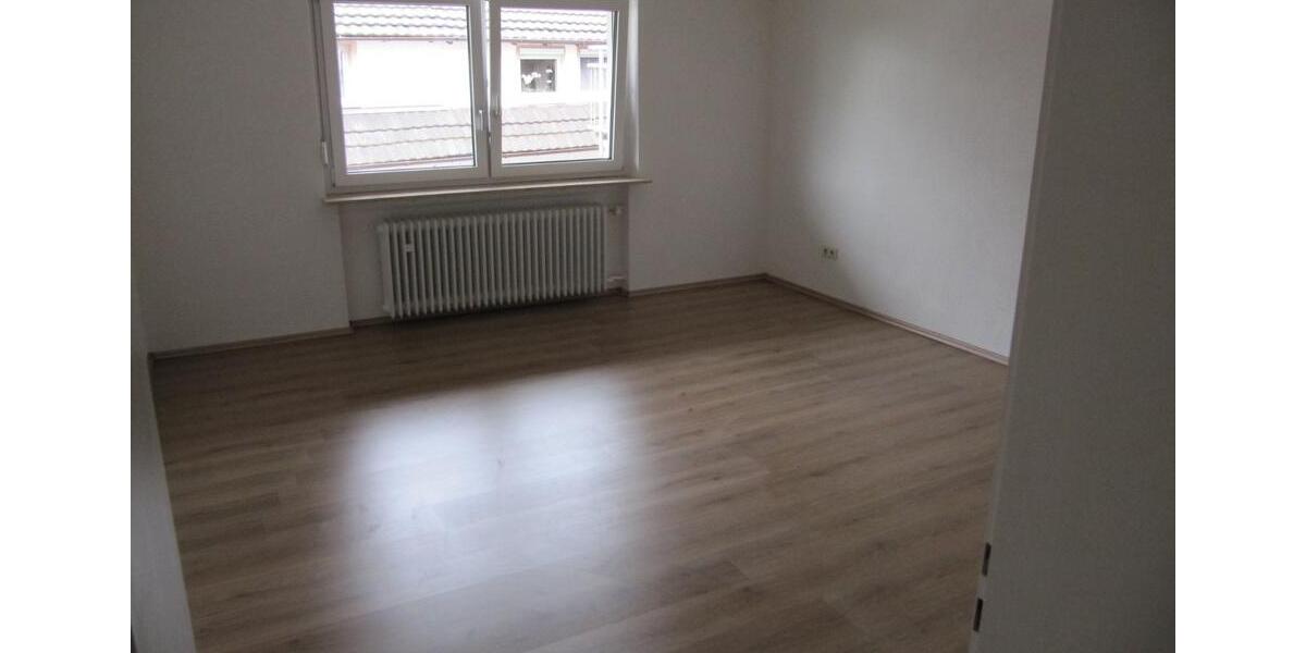 Etagenwohnung Oberkirch - 4.5 Zimmer, 133 m&sup2;, 1.200&euro; | Angebot:24364577